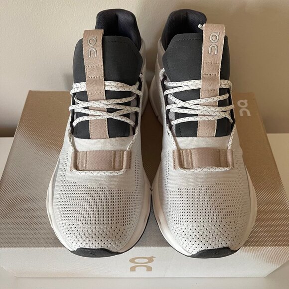 On Running Women's Shoes - White and Black - Picture 5 of 7